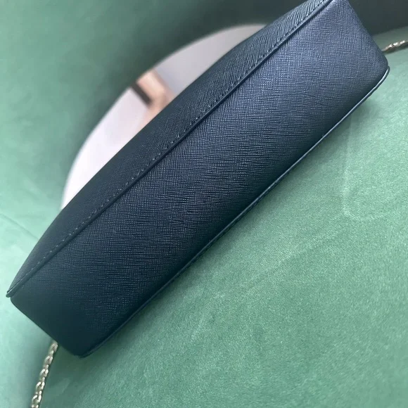 Michael Kors Black Jet Set Crossbody Bag - Picture 6 of 12